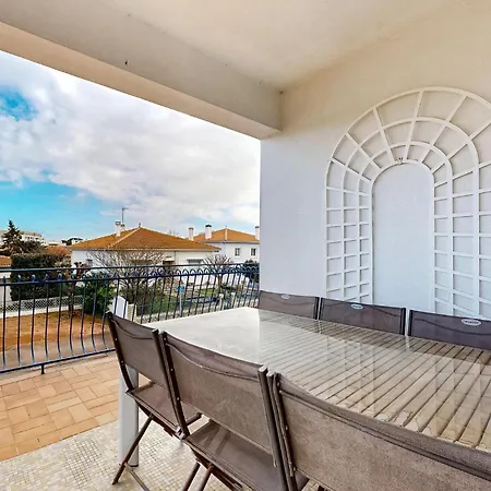 2 Bedroom Awesome In Royan