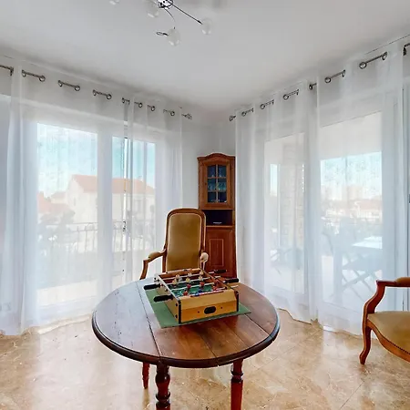 2 Bedroom Awesome In