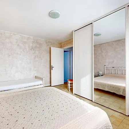 Apartment 2 Bedroom Awesome In Royan